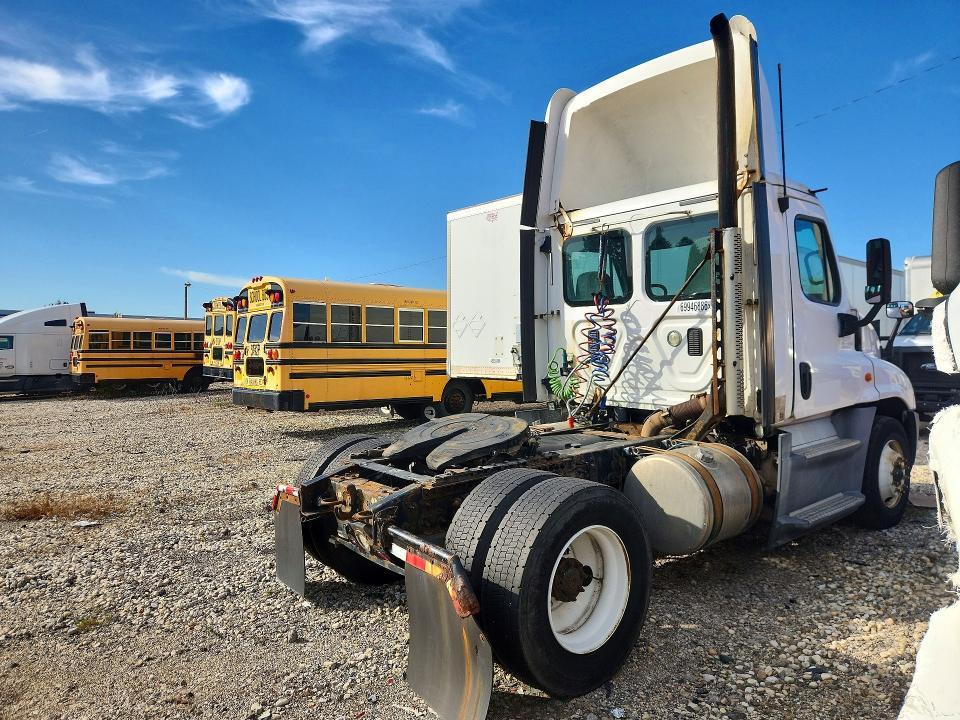 2016 Freightliner Cascadia 125 Semi Truck