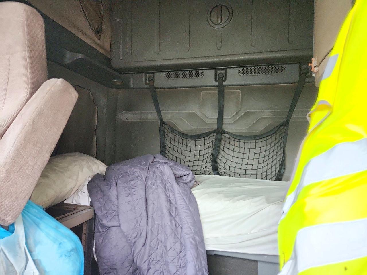 2014 Freightliner Cascadia Semi Truck