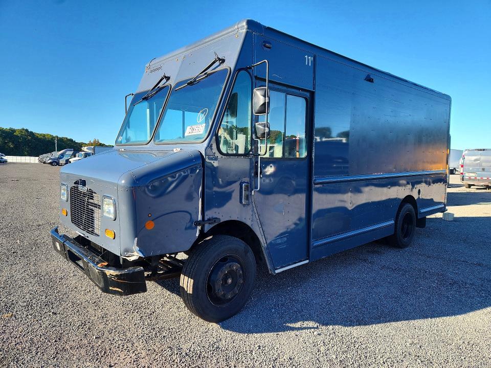 2020 Freightliner MT45G Chassis Delivery Truck