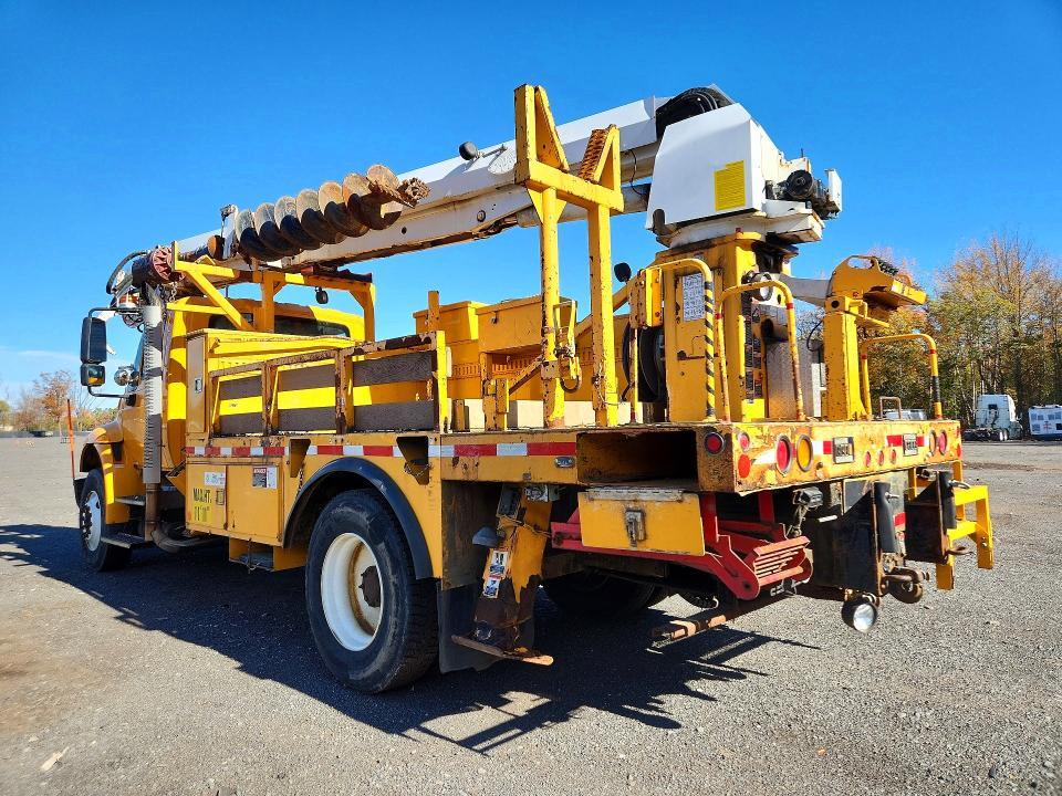 2012 International 4400 Digger Derrick Truck