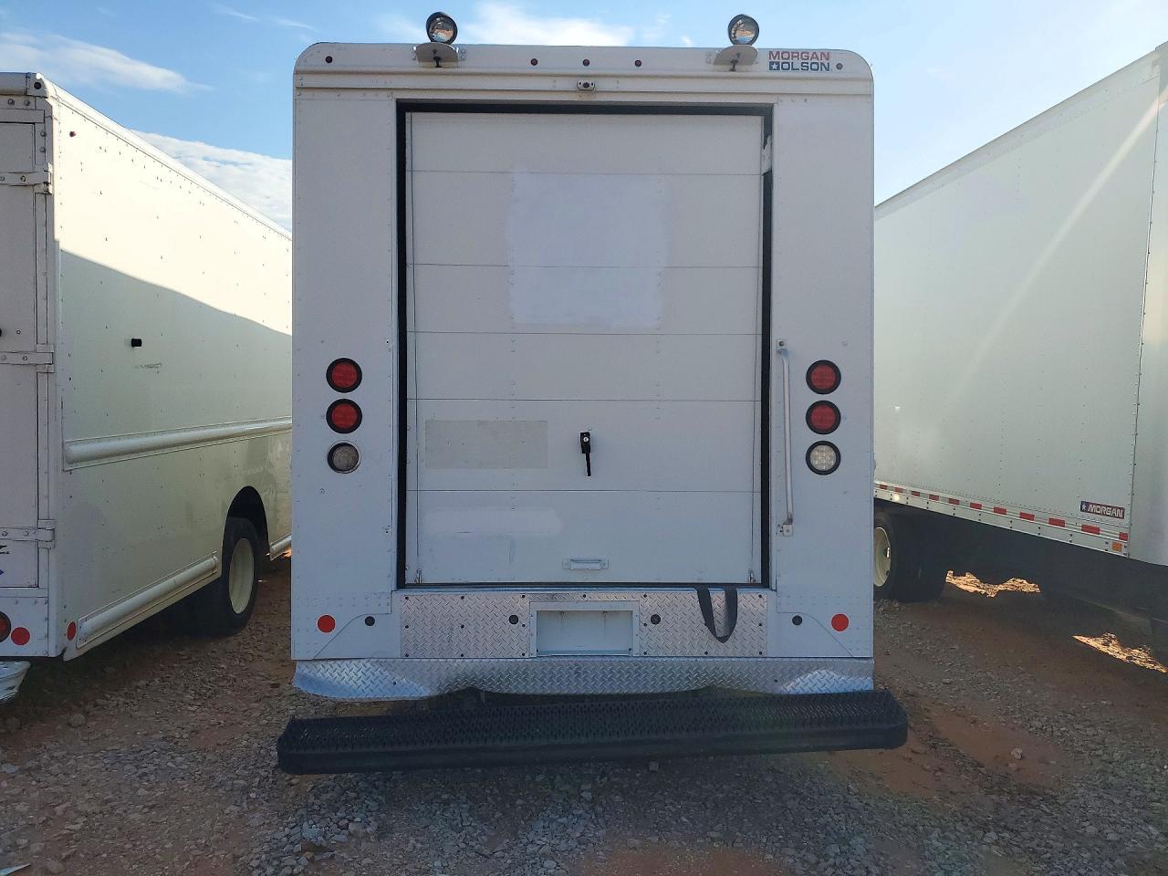 2022 Freightliner Chassis M Line WALK-IN Van
