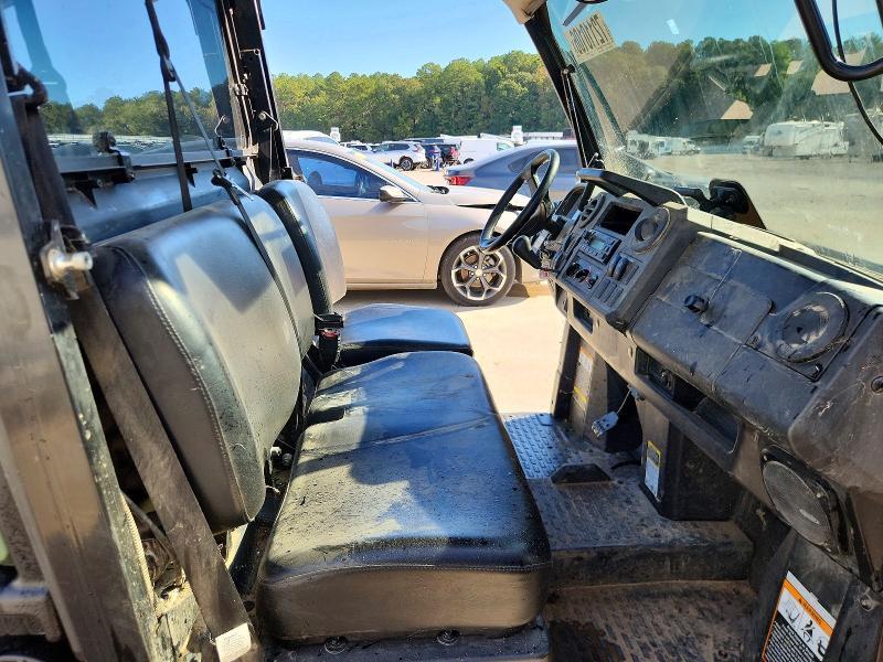 2022 John Deere XUV835M-Utility Vehicle