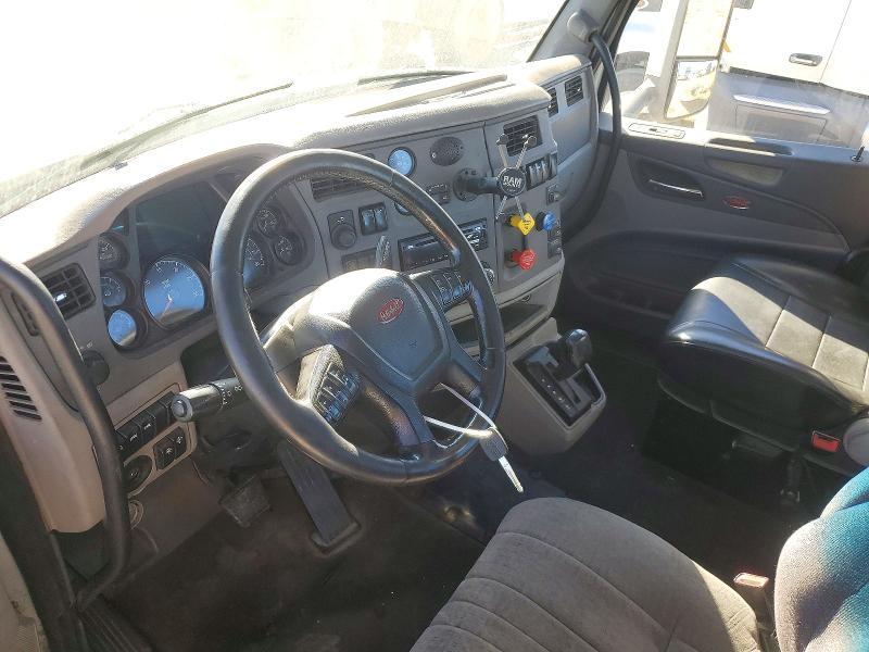 2017 Peterbilt 579 Semi Truck