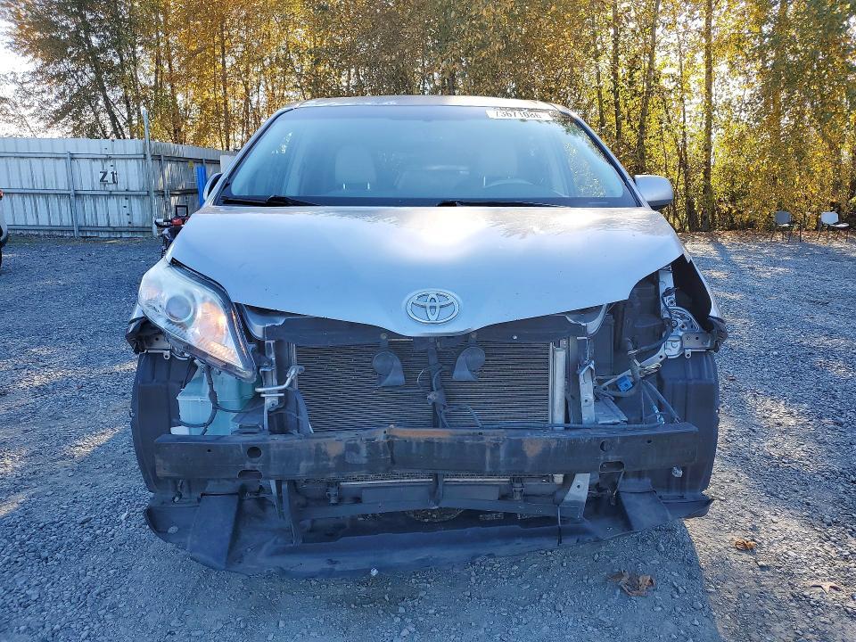 2012 Toyota Sienna XLE 7-PASSENGER