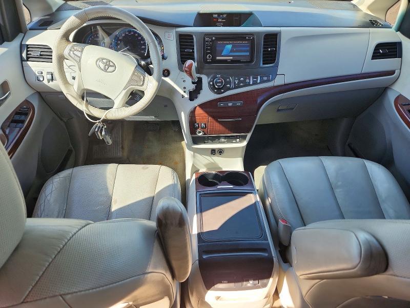 2013 Toyota Sienna XLE 8-PASSENGER