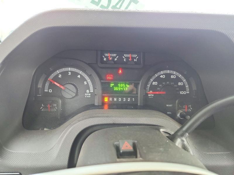 2014 Ford Econoline E450 Super Duty Cutaway Van