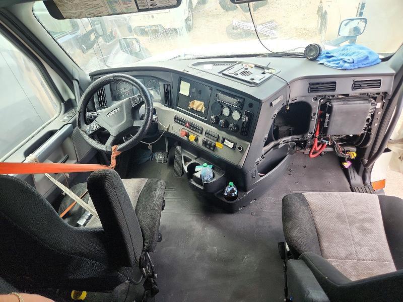 2019 Freightliner Cascadia 126 Semi Truck