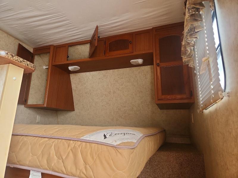 2011 Dutchmen Four Winds Breeze Camper