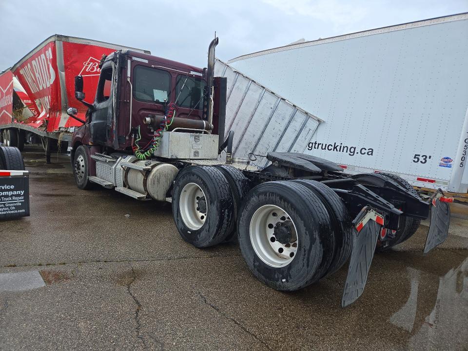 2020 Freightliner Cascadia 126 Semi Truck