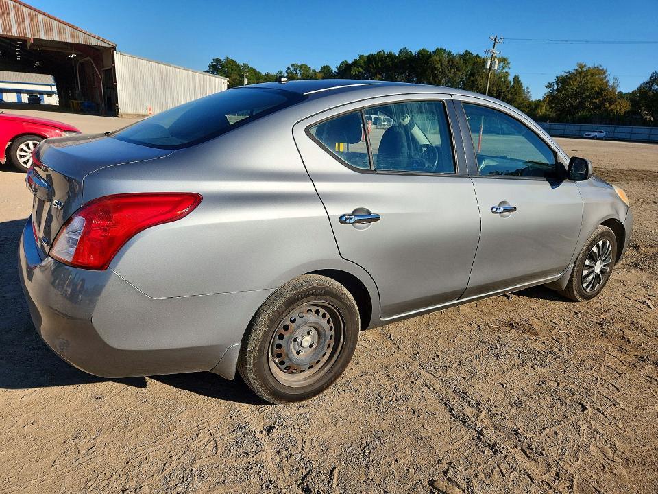 2012 Nissan Versa 1.6 S