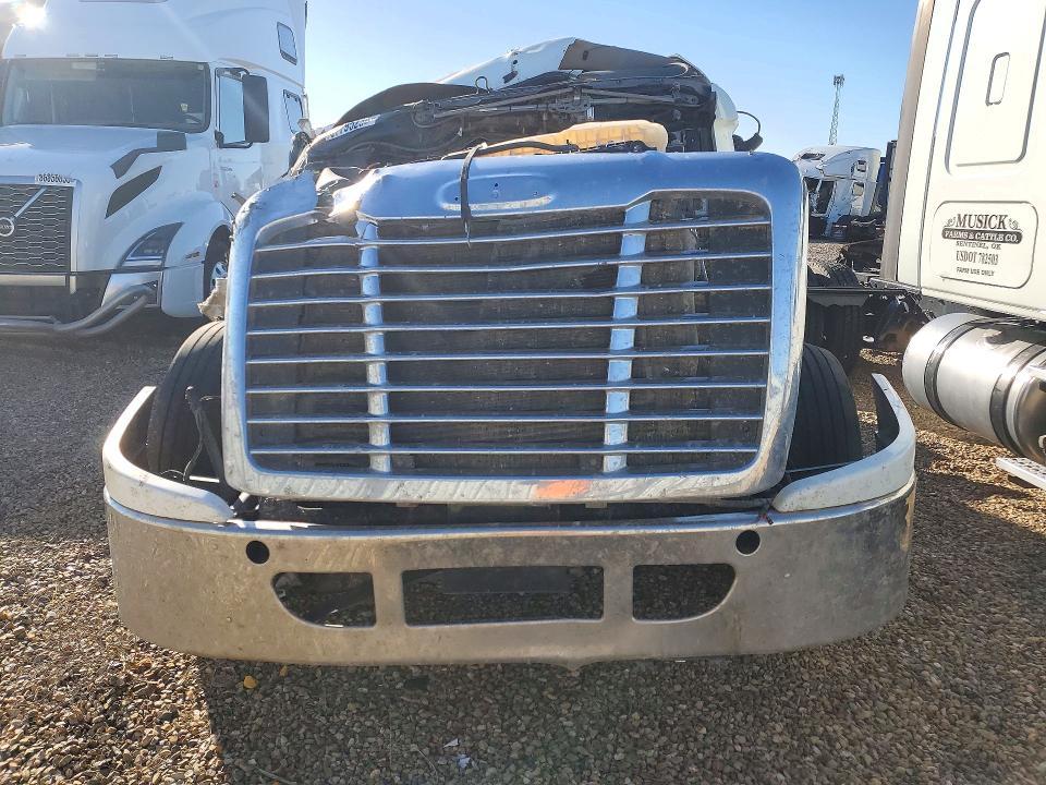 2016 Freightliner Cascadia 125 Semi Truck