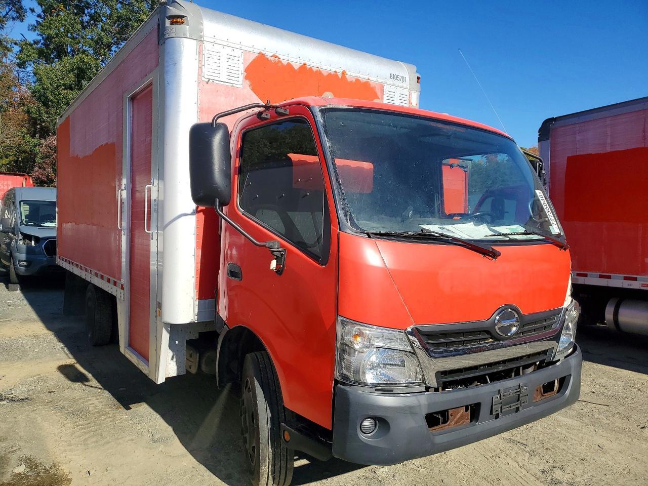 2017 Hino 195 BOX Truck