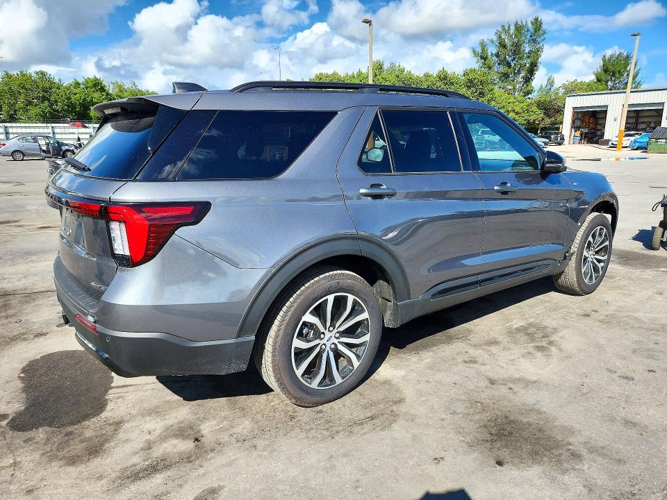 2025 Ford Explorer St-LINE