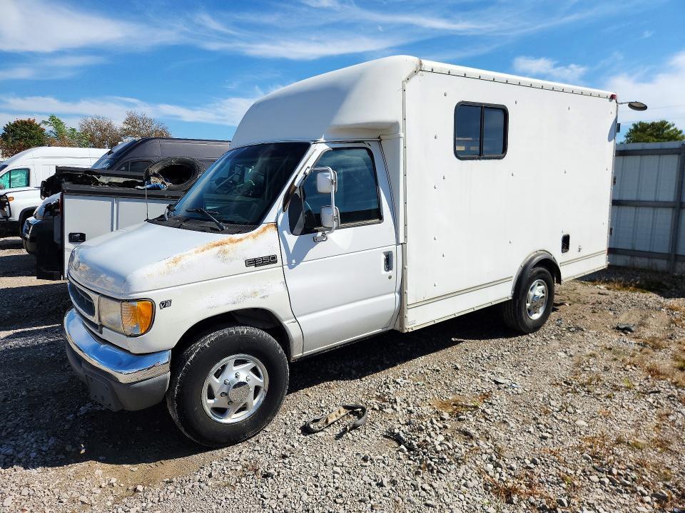 2000 Ford Econoline E350 Super Duty Cutaway Van