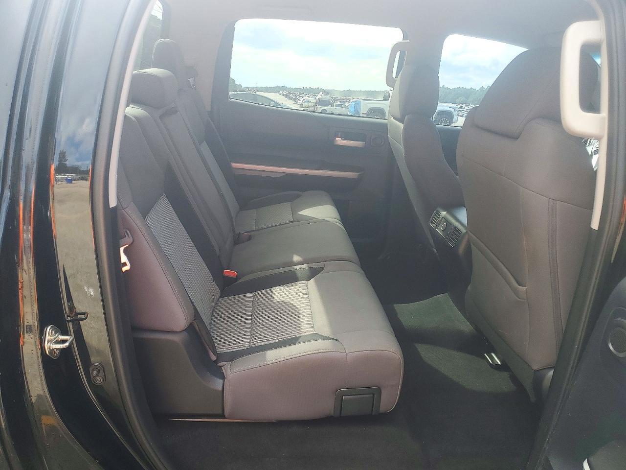 2016 Toyota Tundra Crewmax SR5