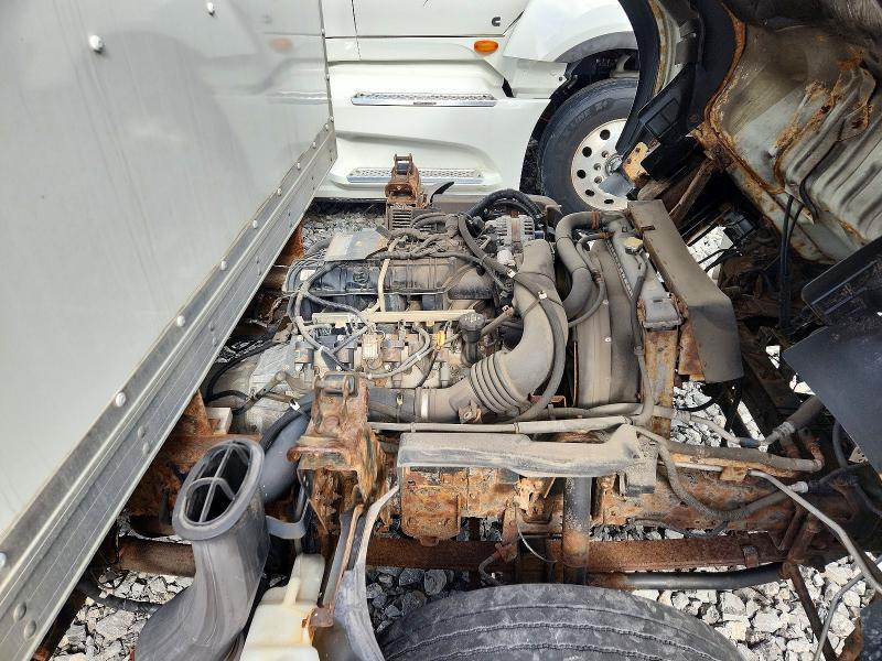 2016 Isuzu NPR HD BOX Truck