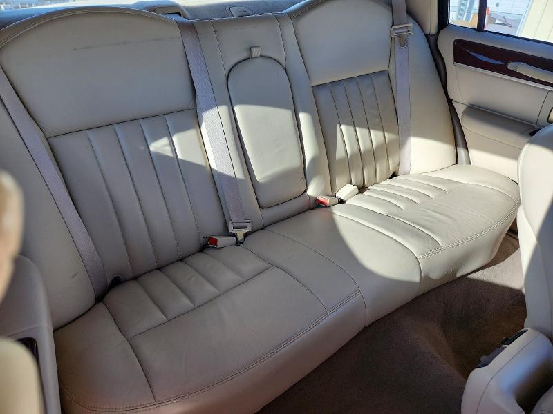 2005 Lincoln Town Car Signature
