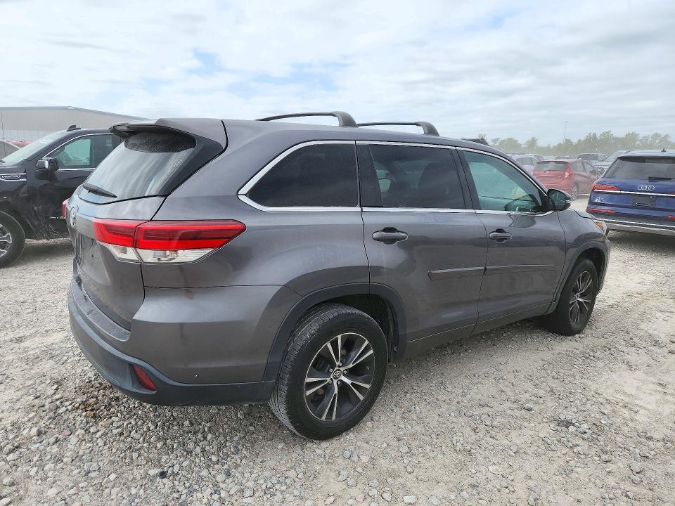 2018 Toyota Highlander LE