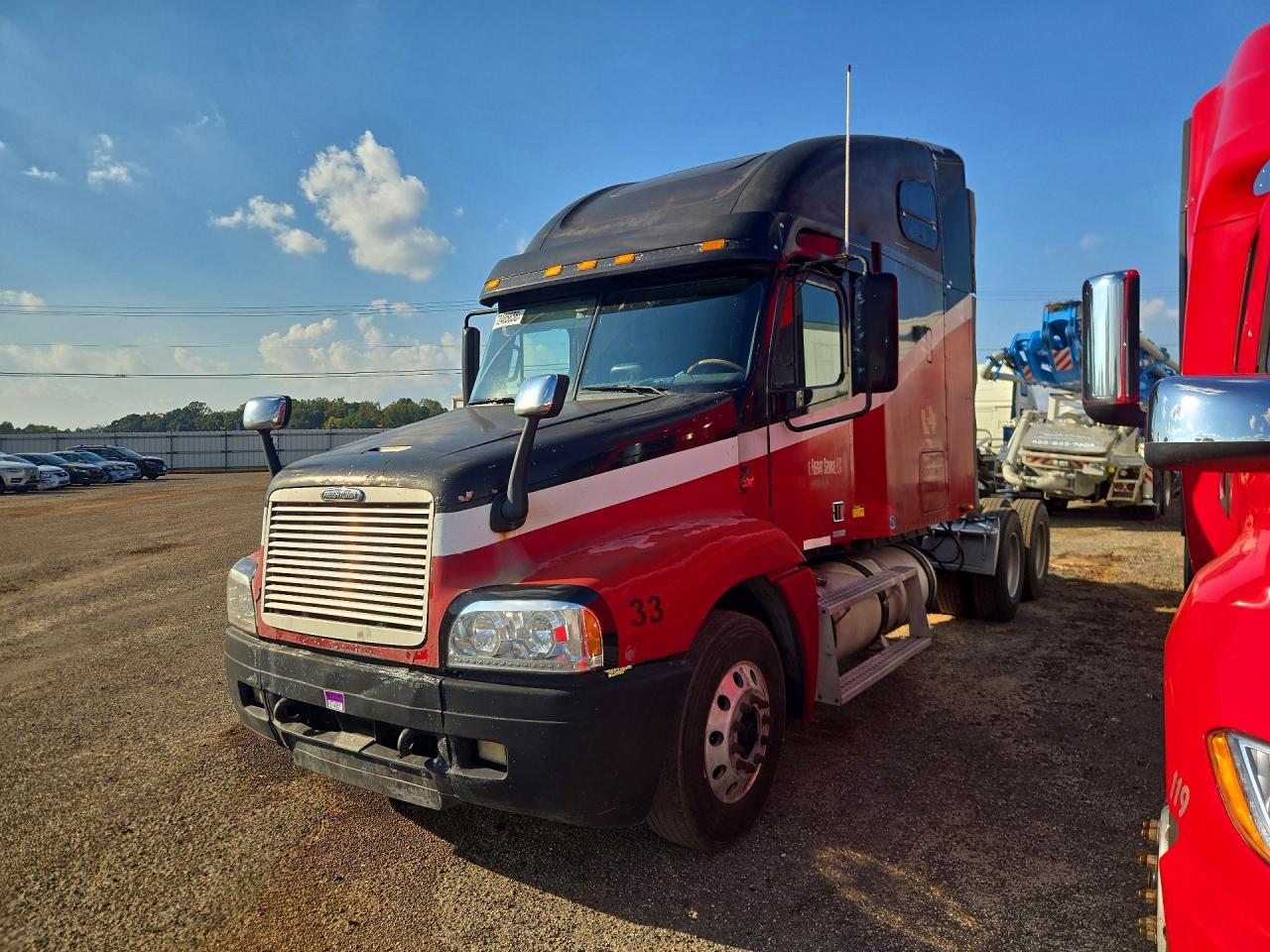 2001 Freightliner C120 Semi Truck