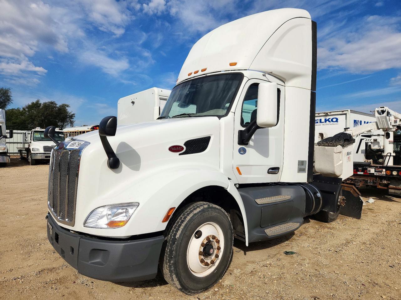 2018 Peterbilt 579 Semi Truck