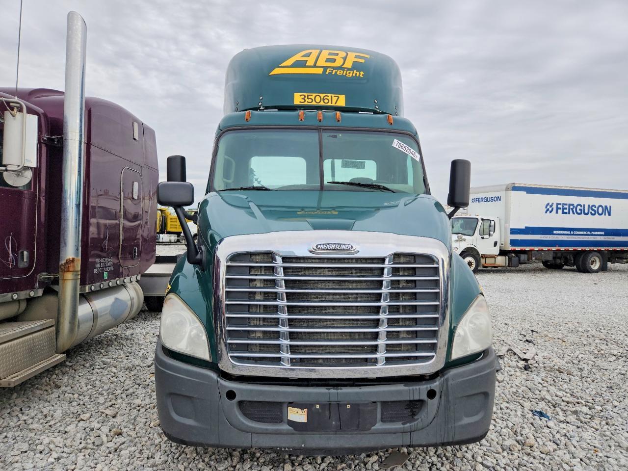 2016 Freightliner Cascadia 113 Semi Truck