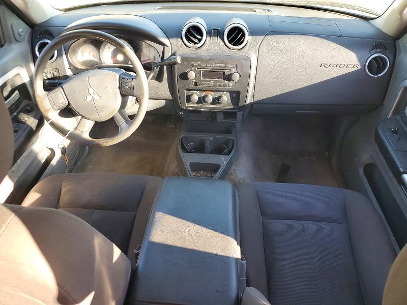 2007 Mitsubishi Raider LS