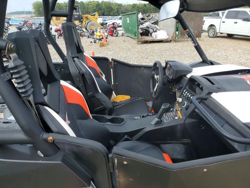 2015 Can-Am Maverick 1000R X RS DPS