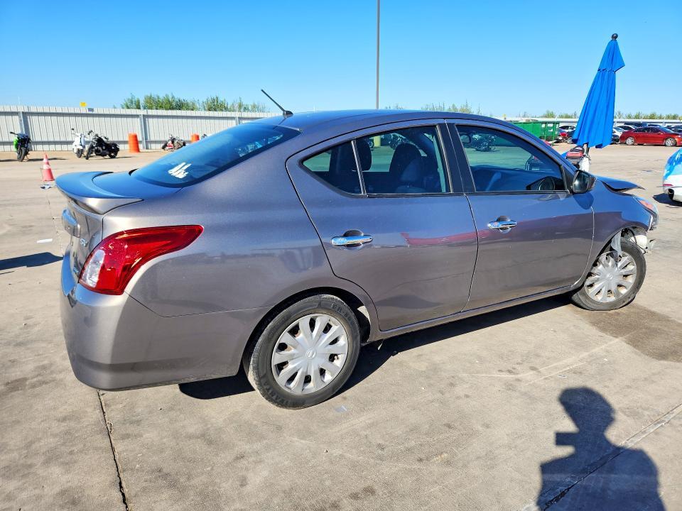 2015 Nissan Versa 1.6 SV