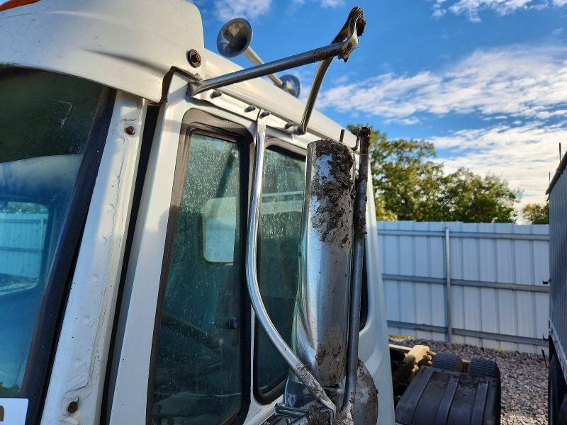 2002 Freightliner FL112 Semi Truck