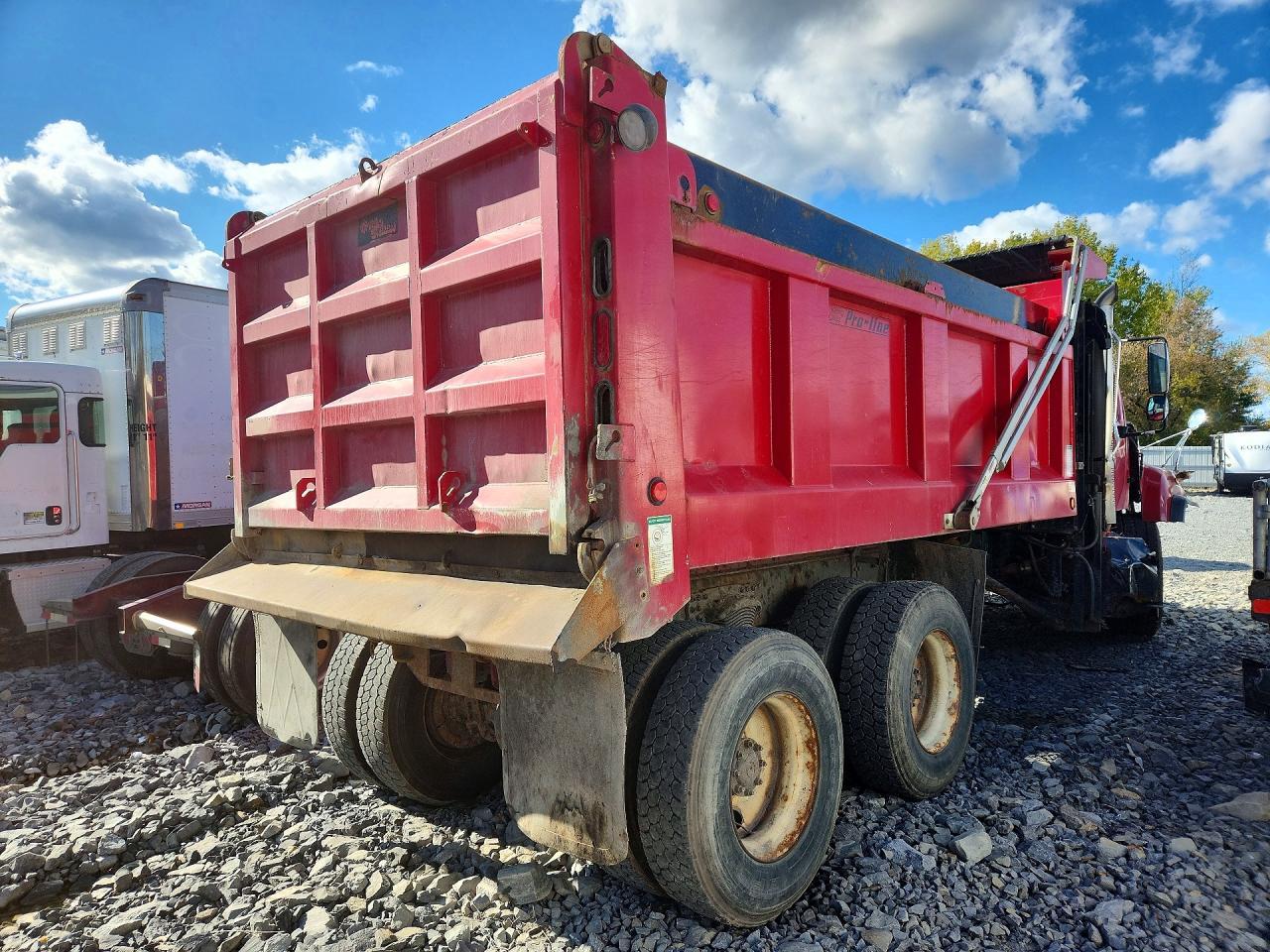 2017 Freightliner 114SD