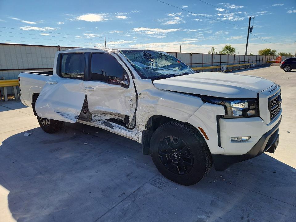 2022 Nissan Frontier SV