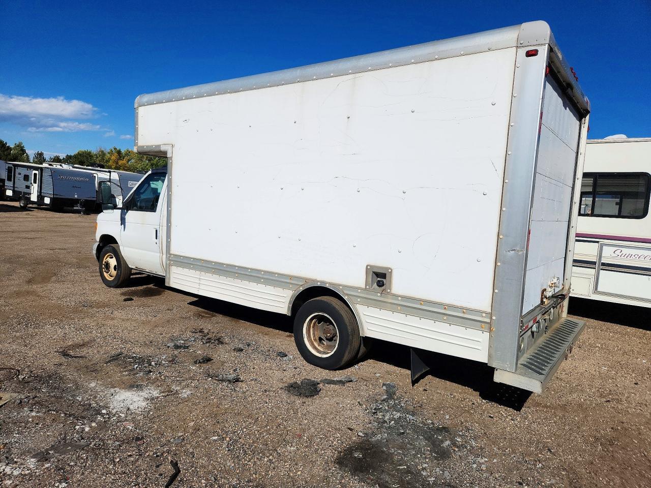 2007 Ford Econoline E450 Super Duty Cutaway Van