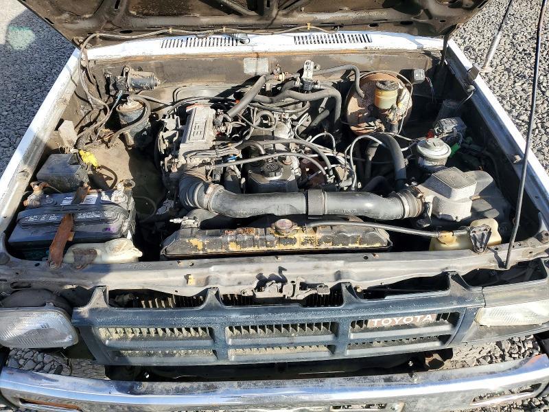 1986 Toyota Pickup Xtracab RN67 DLX
