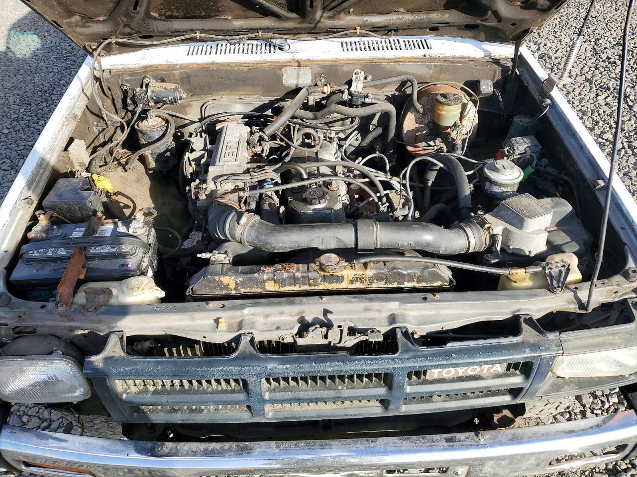 1986 Toyota Pickup Xtracab RN67 DLX