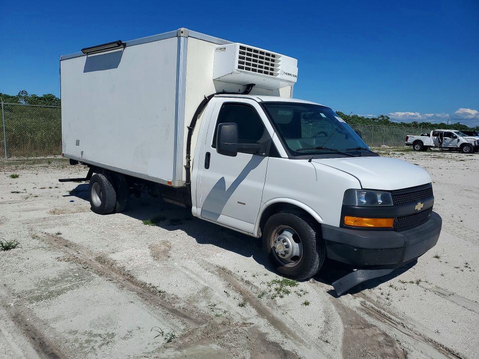 2018 Chevrolet Express Refrigerated BOX Truck