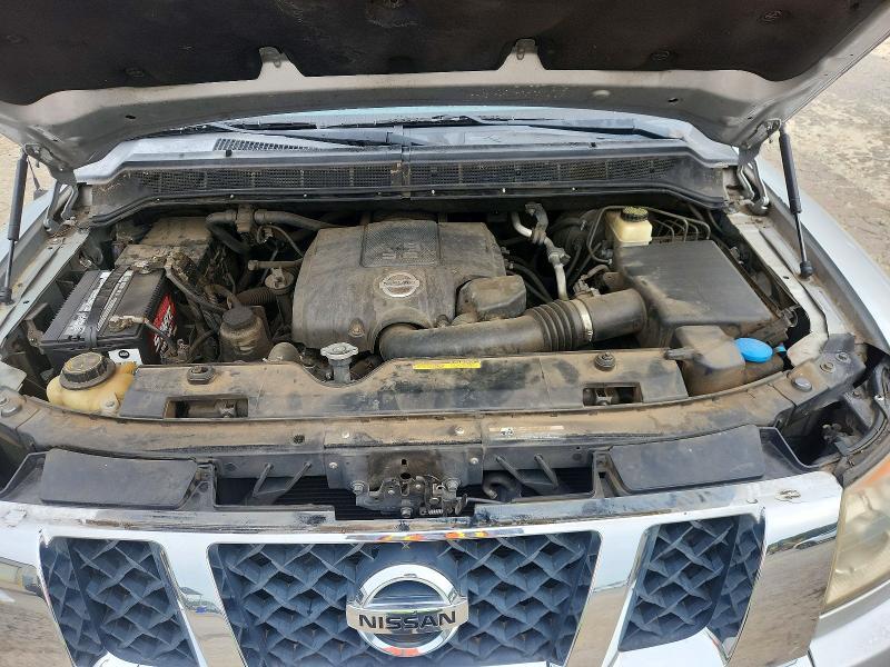 2014 Nissan Titan SV