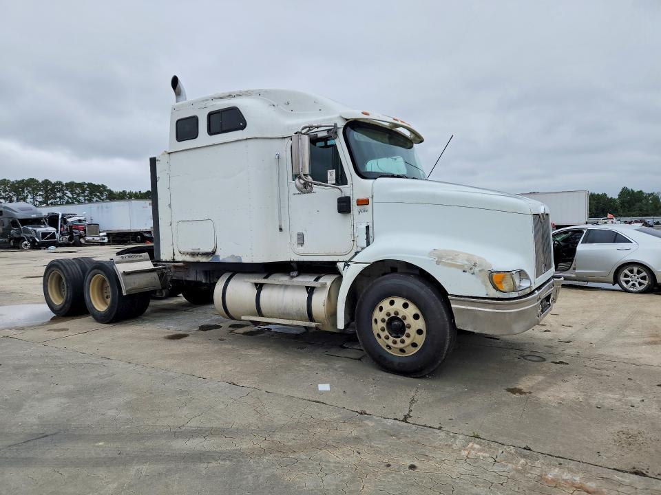 2003 International 9200I Semi Truck