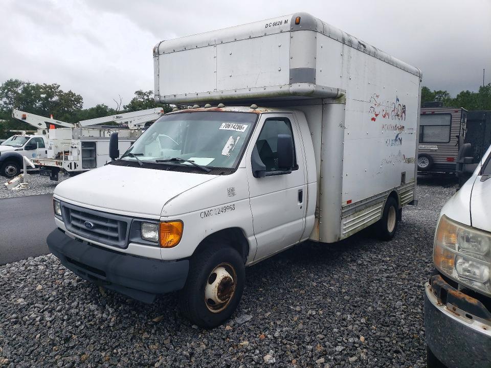 2006 Ford Econoline E450 Super Duty Cutaway Van