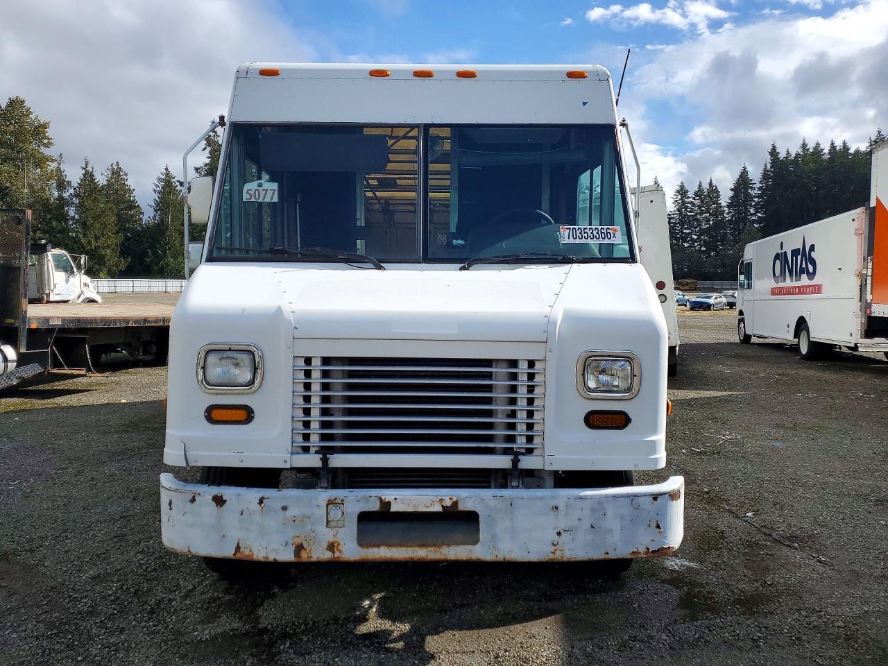 2005 Freightliner Chassis M Line WALK-IN Van