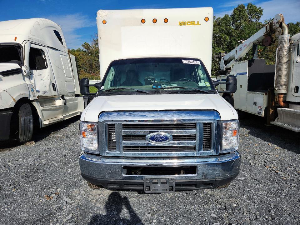 2019 Ford Econoline E450 Super Duty Cutaway Van