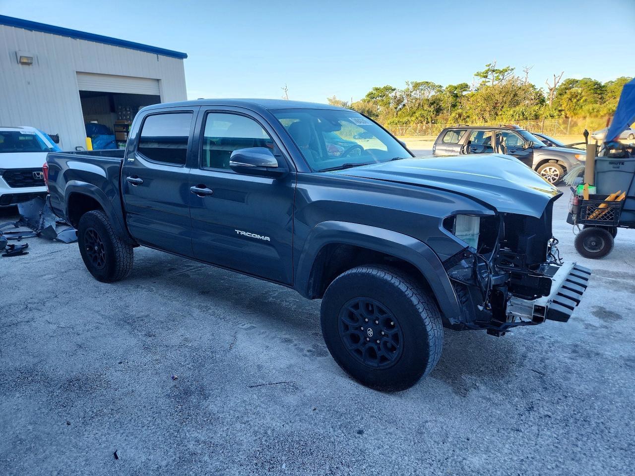2022 Toyota Tacoma SR5 V6