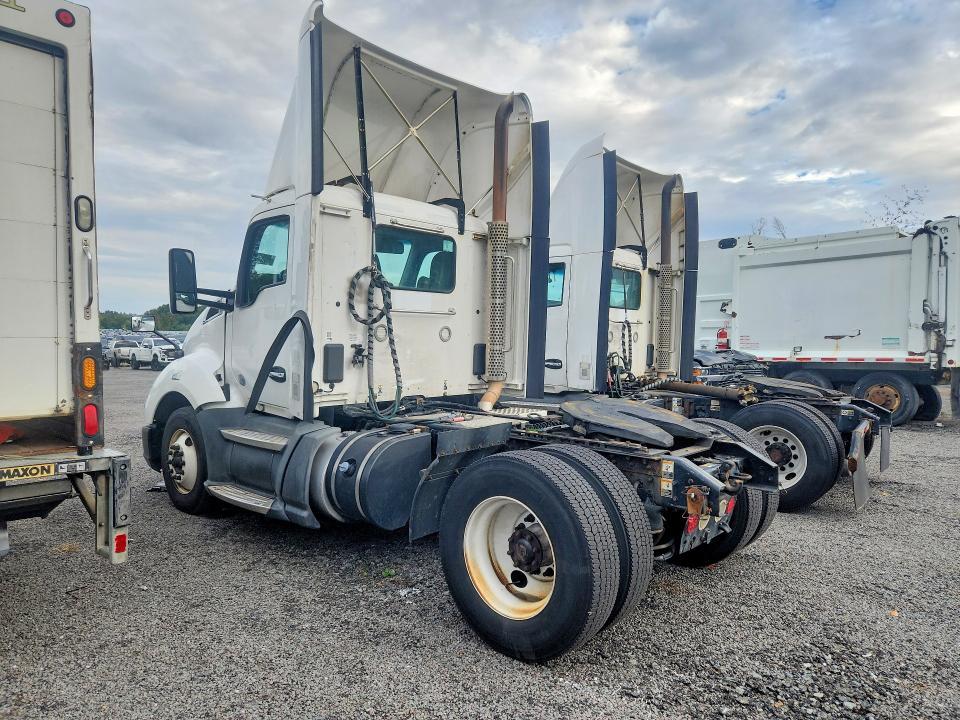 2018 Kenworth T680 Semi Truck