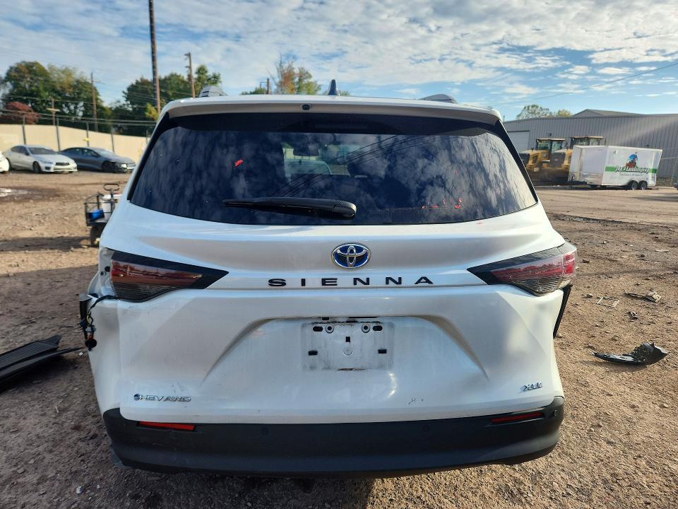 2025 Toyota Sienna XLE 7-PASSENGER