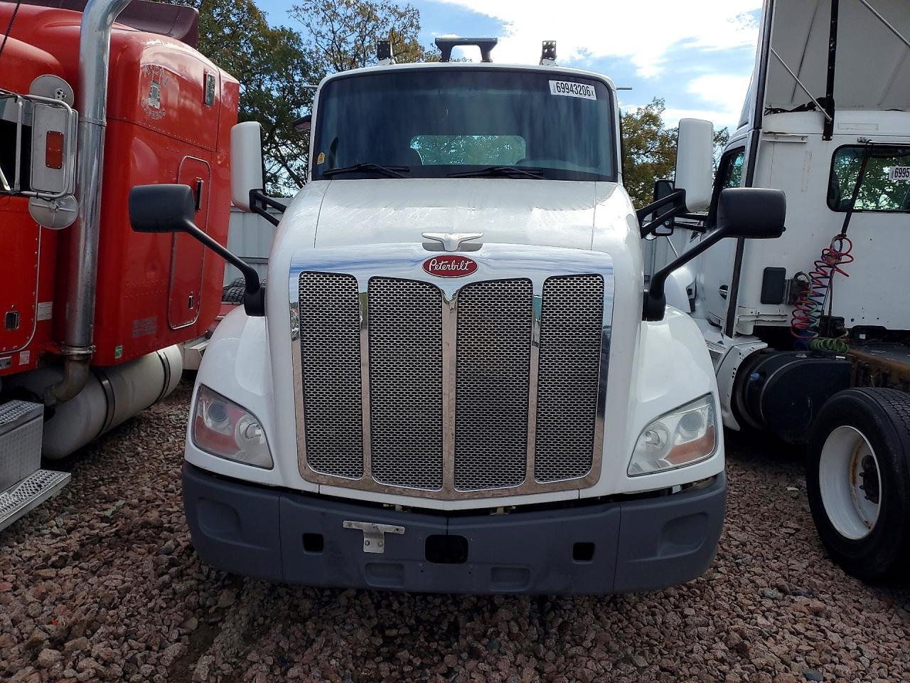 2019 Peterbilt 579-Semi Truck