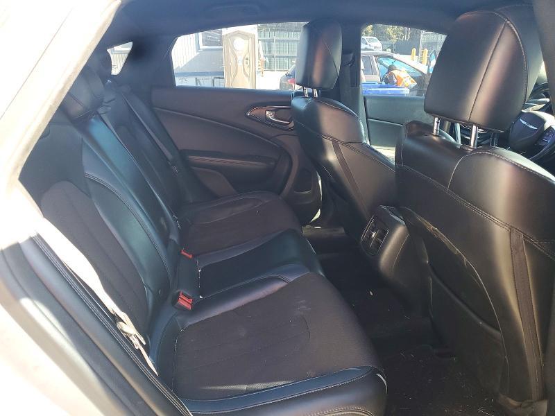 2015 Chrysler 200 S