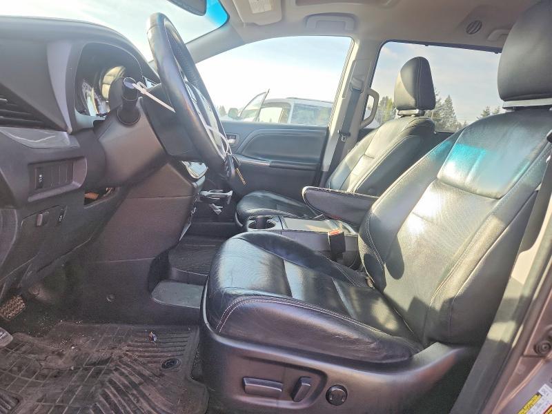 2016 Toyota Sienna SE