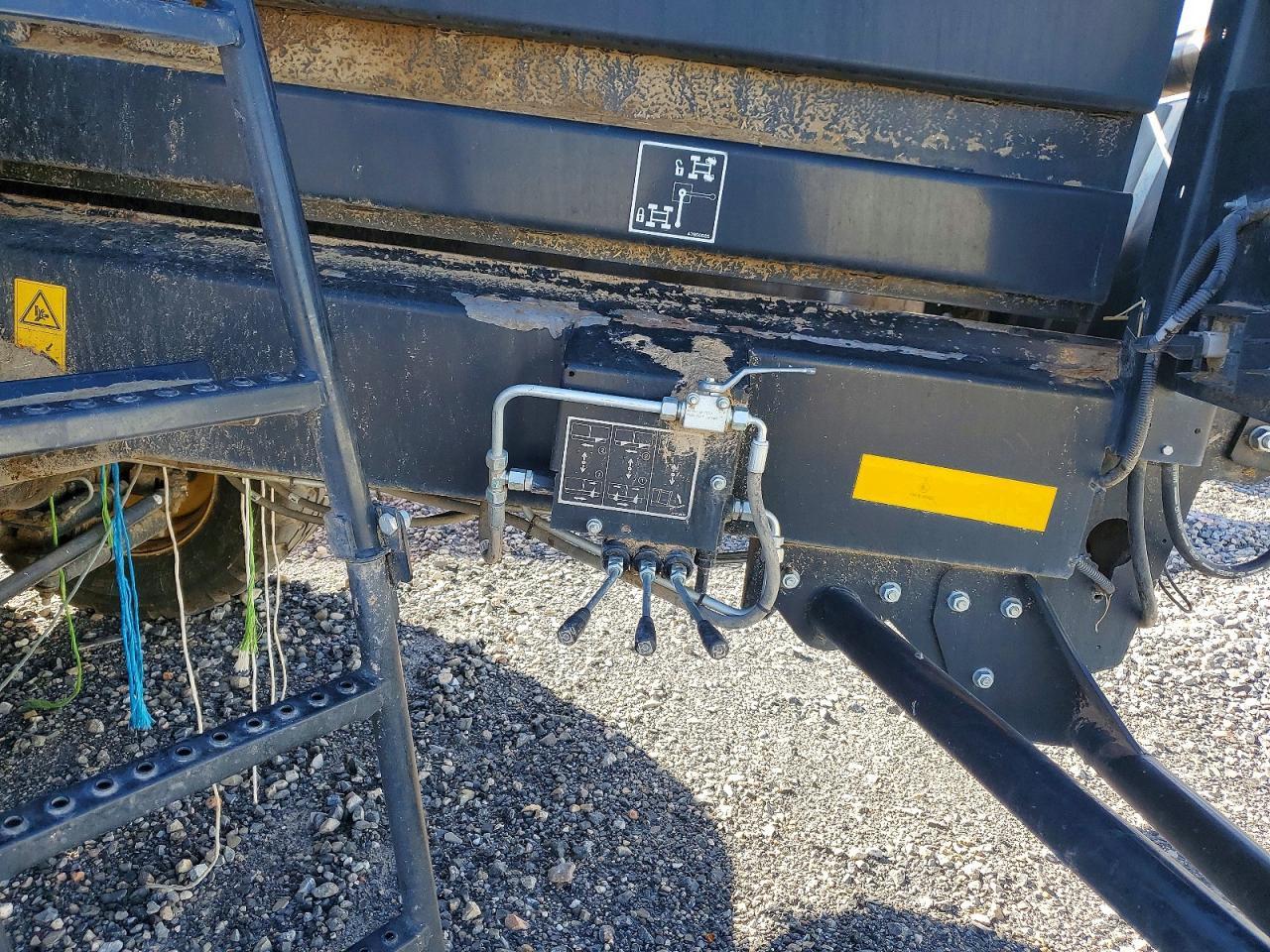 2021 Kwhholland 2021 Newholland 340 Large Square Baler