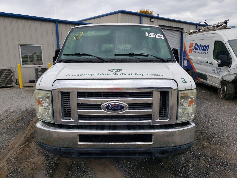 2013 Ford Econoline E350 Super Duty Wagon