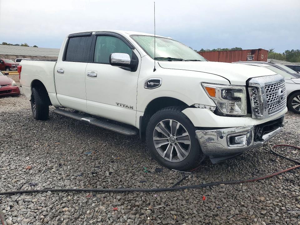 2017 Nissan Titan SL