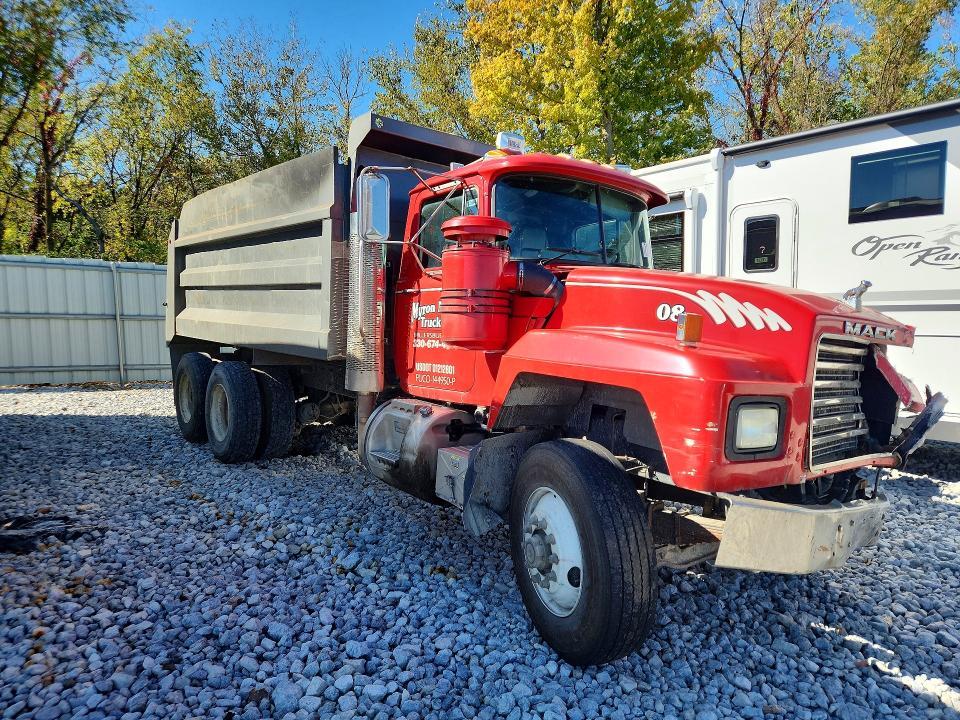 2001 Mack 600 RD600